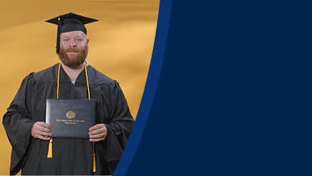 Travis Baril, a 2024 SNHU graduate who earned his bachelors degree in psychology.