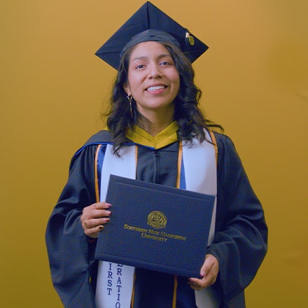 Jennifer Guayllazaca '25G, Master of Science (MS) in Management with a concentration in Construction Management graduate from SNHU.