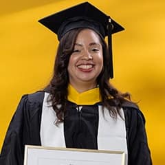 Brendaliz De Los Santos, a 2024 SNHU graduate with a master's in marketing with a concentration in digital marketing.