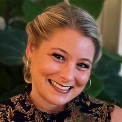 Corey Marrone Brizak, a 2019 SNHU graduate who earned her bachelor’s degree in accounting with a concentration in forensic accounting and fraud examination.