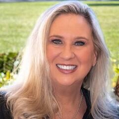 Dr. Jennifer Egrie, team lead and adjunct instructor at SNHU.