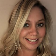 Dr. Lisa Bechok, a nursing faculty member at SNHU.