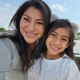 Eliana Cornejo and her daughter