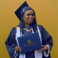 Jazzmen Shipp, a 2025 SNHU graduate who earned an associate degree in business administration.