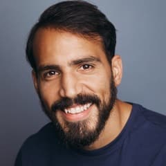 Jovani Zambrano, admission counselor at SNHU.