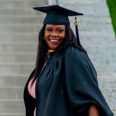 Nalisha Varnado '18, bachelor's in IT with a concentration in cybersecurity graduate from SNHU.