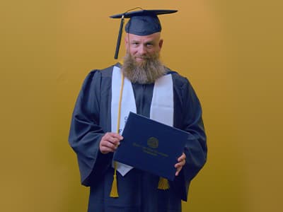 Gerald Pruitt, who earned his online bachelor's in operations management from SNHU in 2025.
