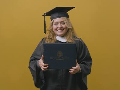 Nelly Bernal, who earned her online bachelor's degree in general studies from SNHU in 2025.