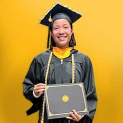 Rebeca Lisier, bachelor's in human resources from SNHU.