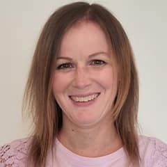 Sara Cramer, MS, CIMI, an adjunct psychology instructor at SNHU and Certified Child Life Specialist.