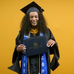 Shiqueta Bixon '25G, MS in healthcare administration graduate from SNHU.