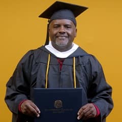 Tramon McZeal ’25, an SNHU graduate with a Bachelor of Arts in Sociology.