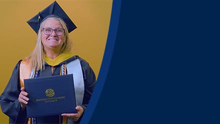 Kelly Pilotte '25, SNHU graduate with a bachelor's in business administration with a concentration in nonprofit management.