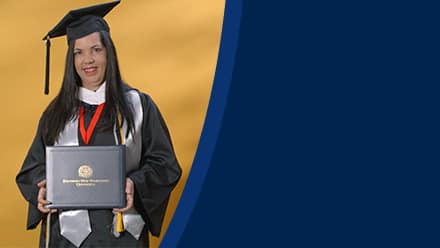 Regina Dacruz Reis, a 2024 SNHU graduate with a bachelor's in psychology.